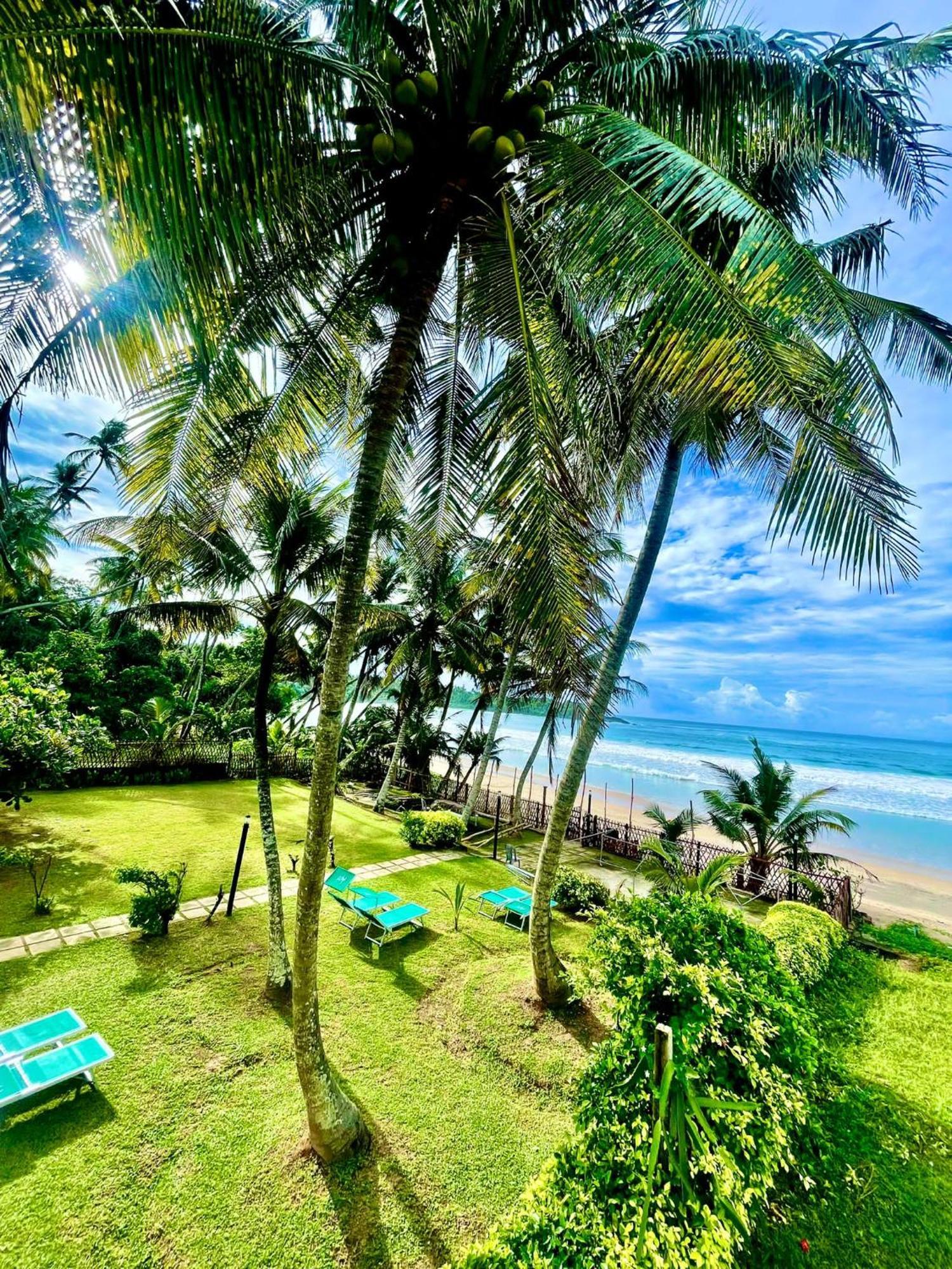 Amaya Beach Hotel Dikwella Bagian luar foto