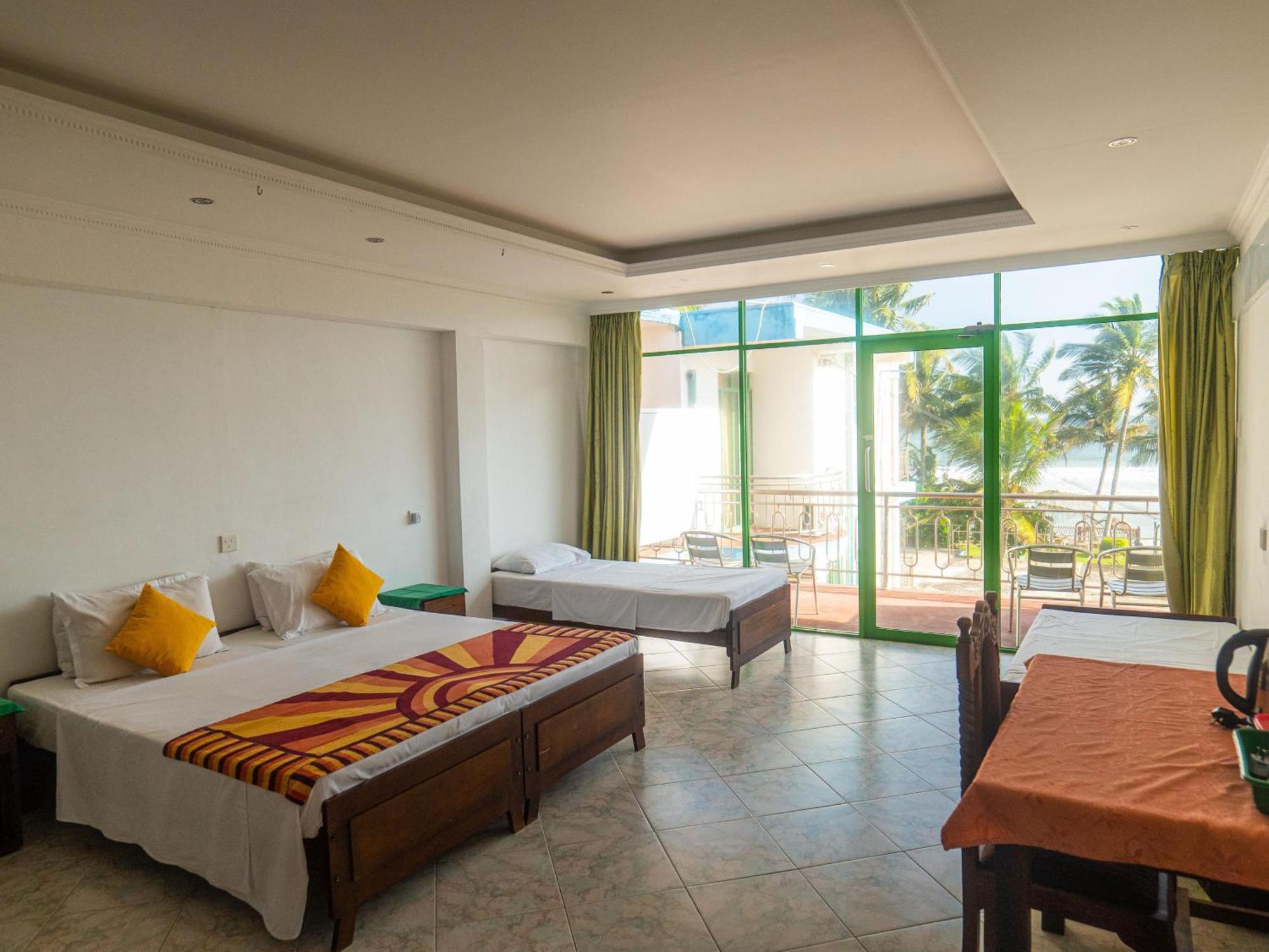 Amaya Beach Hotel Dikwella Bagian luar foto