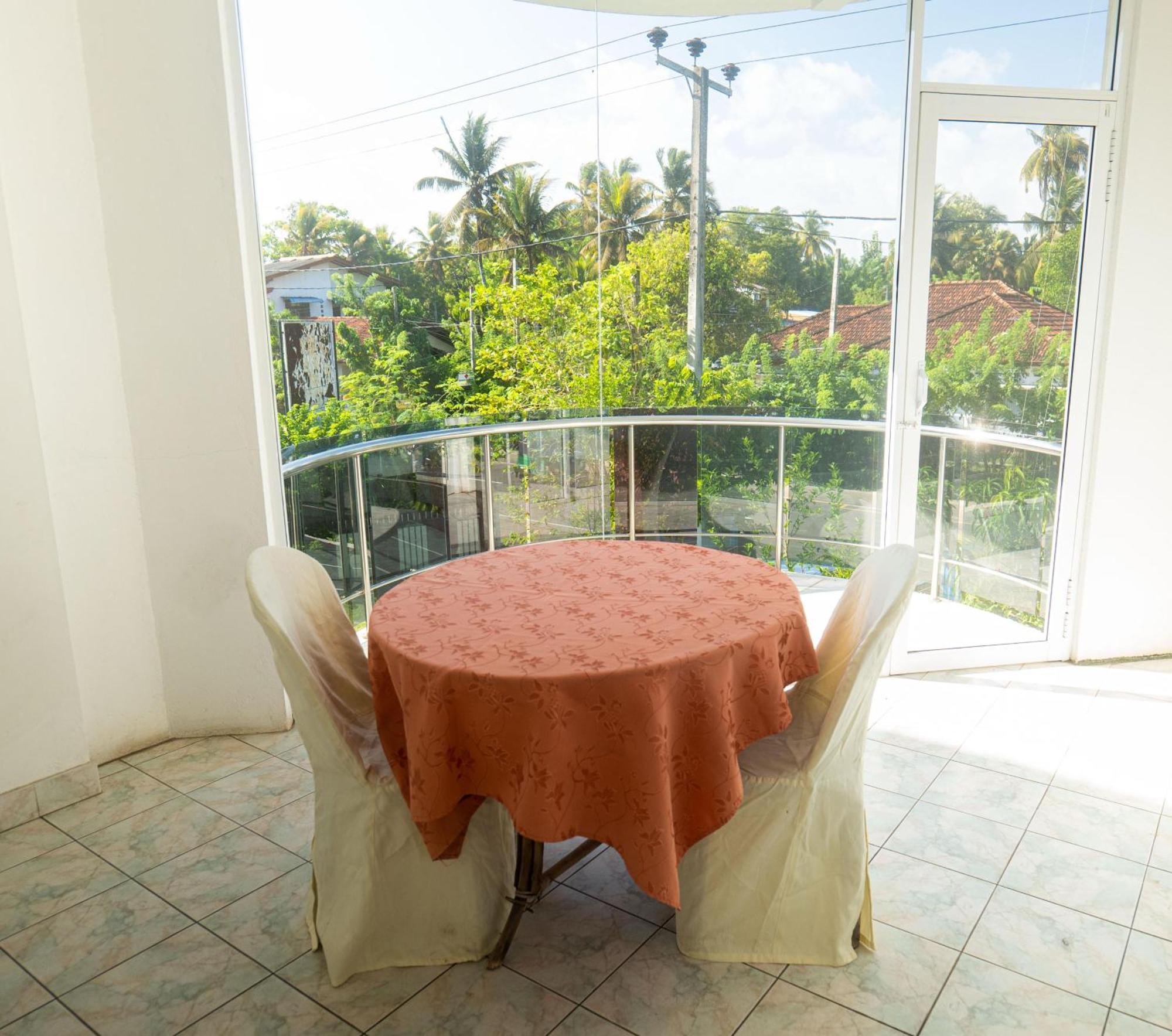 Amaya Beach Hotel Dikwella Bagian luar foto
