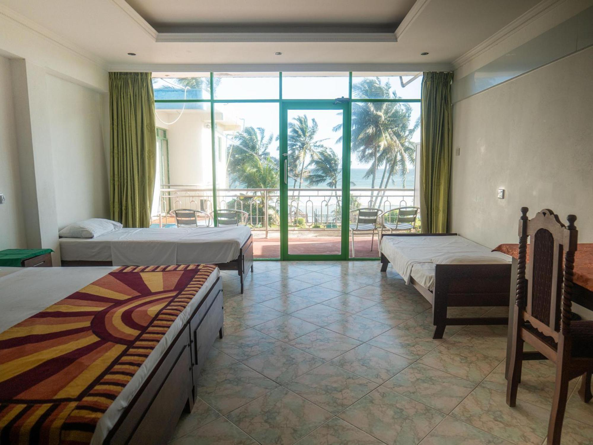 Amaya Beach Hotel Dikwella Bagian luar foto