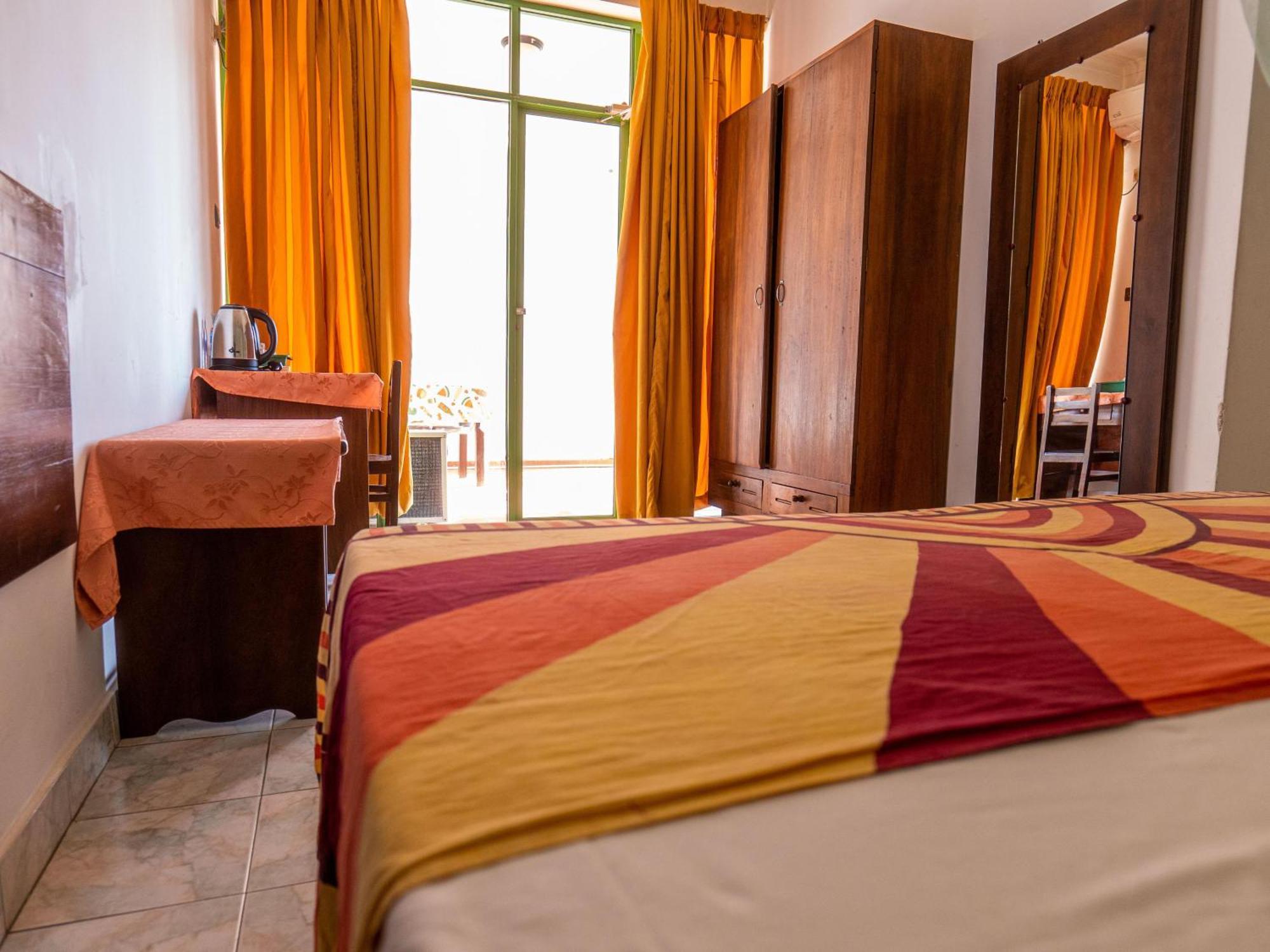 Amaya Beach Hotel Dikwella Bagian luar foto