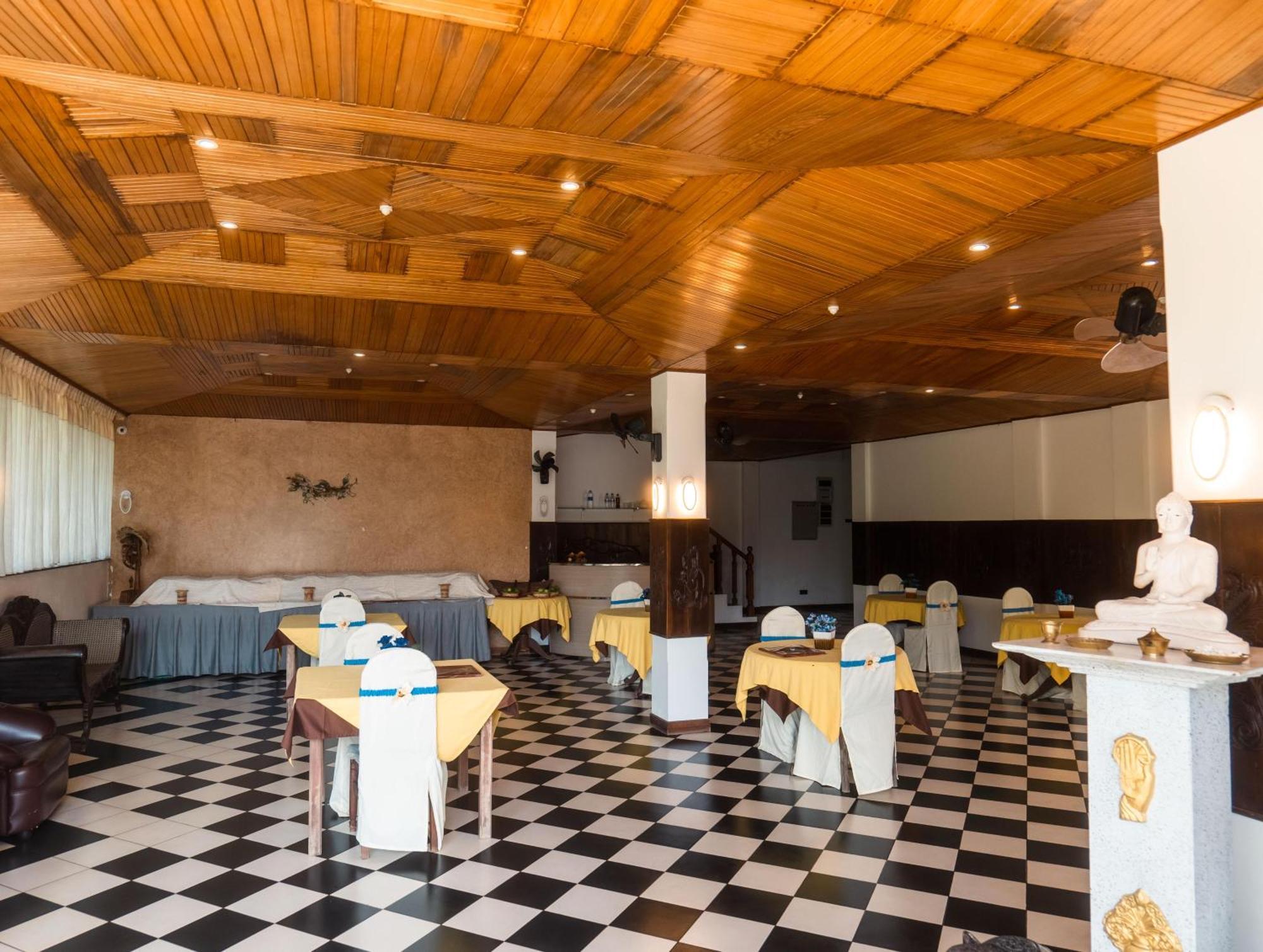 Amaya Beach Hotel Dikwella Bagian luar foto